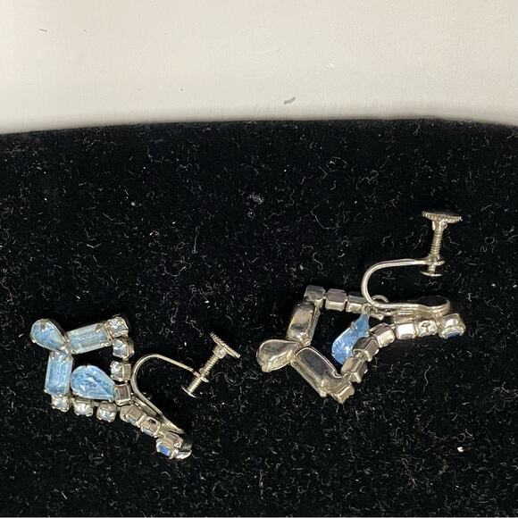 Vintage Art Deco pale Blue Crystal Screw Back Fluted Dangle Earrings - Picture 4 of 5
